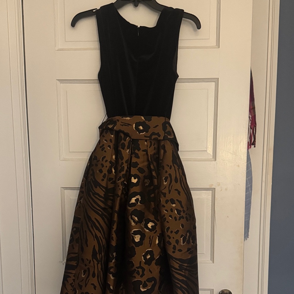 Black and Brown Animal Print Dress Tahari - Picture 3 of 3